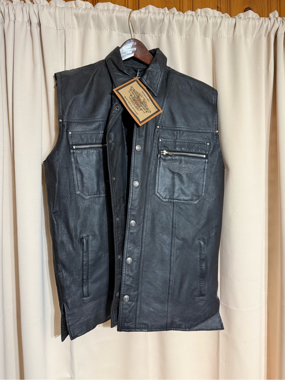 Harley Davidson Men's Black Leather Vest Jacket - Classic Sleeveless Outerwear